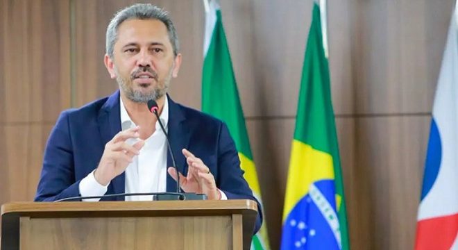 Elmano de Freitas diz que dará atenção diferenciada a policiais em