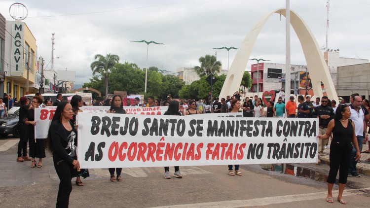 Brejo Santo Popula O Faz Manifesta O Ap S Acidente Que Vitimou M E E