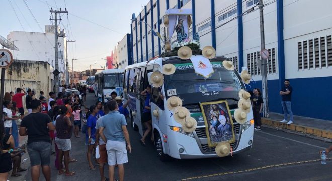 Tradicional Procissão dos Bombons marca penúltimo dia da Romaria de