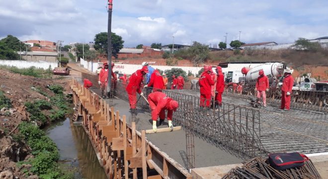 Avanço em construção de ponte