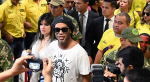 Caso Ronaldinho: Justiça paraguaia ordena captura de empresária