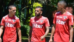 Jogos nas capitais de Rio e São Paulo terão portões fechados