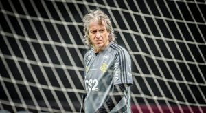 Jorge Jesus testa positivo para coronavírus, e aguarda contraprova