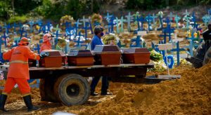 Brasil bate novo recorde de mortes pelo coronavírus; total é de 5.017