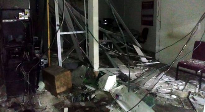 Bandidos armados explodem agência bancária de Umirim, no norte do Ceará