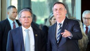 Em meio a rumores de pedido de demissão, Bolsonaro diz que Guedes é o 'homem que decide economia'