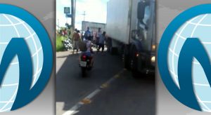 Motoqueiro morre em Juazeiro ao ser atropelado por caminhão