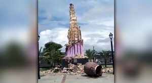 Raio derruba estátua de São José na Praça da Estação em Maracanaú