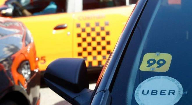 Justiça do Trabalho do Ceará decide que Uber e 99 garanta o salário dos motoristas