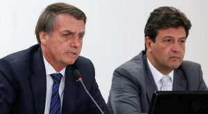 Bolsonaro ameaça, mas desiste de demitir Mandetta nesta segunda-feira