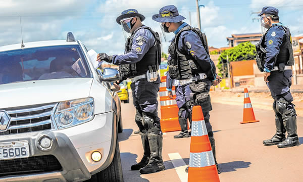 Estado tem cerca de 2 mil policiais afastados das atividades por conta da Covid-19