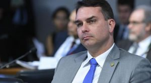 Fenapef pede investigação da denúncia de vazamento de operação a Flávio Bolsonaro