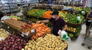 Supermercados, farmácias e demais serviços essenciais têm novas regras de funcionamento no Ceará