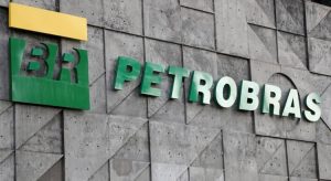 Petrobras sobe preço da gasolina pela primeira vez após pandemia