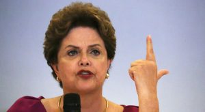 Ex-presidente Dilma defende enfrentamento com militares