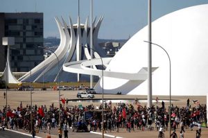 Cidades registram protestos em apoio à democracia e contra o racismo