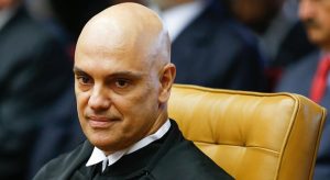 Alexandre de Moraes determina que Saúde retorne divulgação de dados da Covid-19 na íntegra