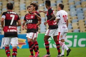 Flamengo vence Bangu e vai à semi na volta do futebol com silêncio no Rio