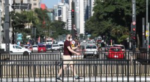 Senado aprova uso obrigatório de máscara em todo o País; texto volta para Câmara