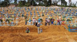 Brasil tem cenário de várias pandemias e pode conviver mais tempo com Covid-19