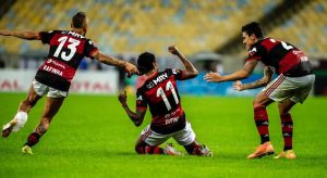 Flamengo controla o Fluminense, marca no final e conquista o Campeonato Carioca