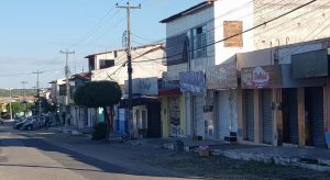 Adolescente é morto em casa por PMs no Ceará