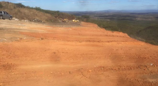 Município de Caririaçu realiza limpeza no lixão e acaba com cortina de fumaça