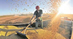 Frete chega a 40% do custo de produtos do agronegócio no Ceará