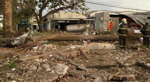 Explosão em fábrica de refrigerante atinge casas, assusta moradores e deixa um ferido