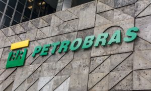 Petrobras vai enxugar 22% dos postos de trabalho por meio de PDVs