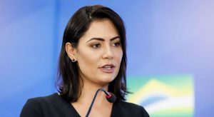 Primeira-dama Michelle Bolsonaro anuncia que seu exame de Covid-19 deu negativo