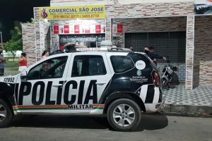 Entregador é morto a tiros dentro de mercadinho onde trabalhava