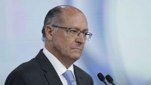 Alckmin é denunciado sob acusação de corrupção, lavagem de dinheiro e caixa dois eleitoral