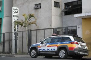 Bandidos roubam, passam mal durante crime e um deles morre