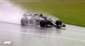 Hamilton brilha na chuva, supera Verstappen e conquista a pole do GP da Estíria