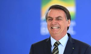 Apoio a Bolsonaro é maior entre homens com escolaridade baixa e sem renda