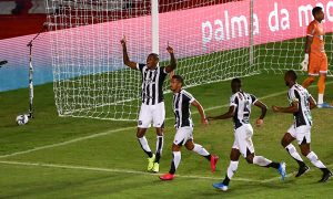 Ceará vence Bahia e é bicampeão invicto da Copa do Nordeste