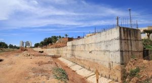 Avança obra de contenção de encosta na Avenida Paulo Maia, em Juazeiro do Norte