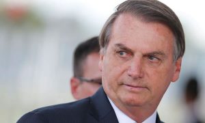 Bolsonaro manda PM da reserva 'meter cloroquina na orelha' após pedido de ajuda