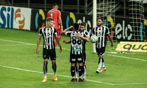 Ceará vence Brusque de virada e garante vaga nas oitavas da Copa do Brasil