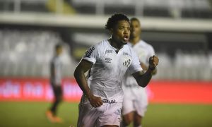 Santos segura pressão inicial e na base da velocidade vence o Atlético-MG