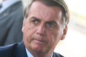 Bolsonaro está com cálculo renal e passará por cirurgia neste mês