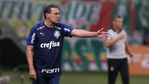 Palmeiras demite Vanderlei Luxemburgo após derrota para o Coritiba