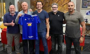 Cruzeiro acerta contratação de técnico Felipão para Série B