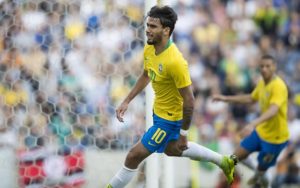 Lucas Paquetá é chamado para o lugar de Philippe Coutinho na seleção brasileira