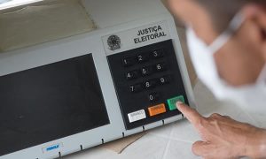 Mais de 30% dos municípios cearenses têm ex-prefeitos candidatos