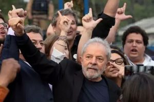 Após 5 anos de investigações, Hardt reconhece legalidade de palestras de Lula