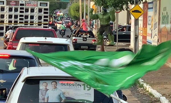 Carreata da vitória pede que Glêdson Bezerra seja reconhecido prefeito eleito de Juazeiro do Norte