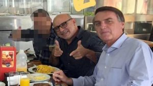 Queiroz pagava minhas contas e está sendo injustiçado, diz Bolsonaro