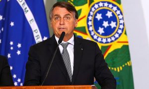 Será preciso assinar termo de responsabilidade para tomar vacina, diz Bolsonaro